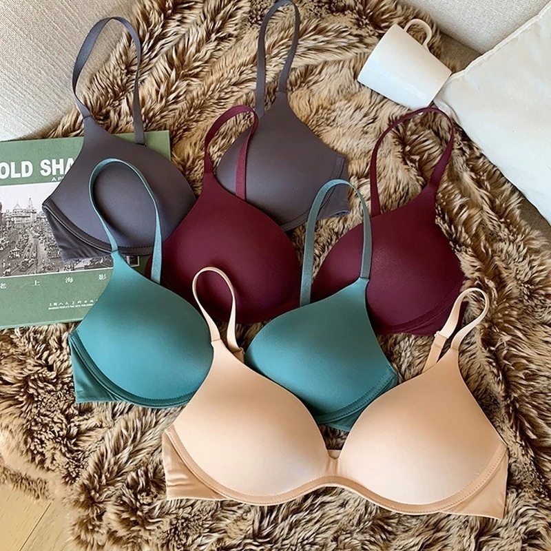 每日更新響かない!シ一ムレス カップ 付きインナー補正下着人気ブラシームレスブラ 韓国ファッション ナイトブラ 補正下着 コルセット可愛いセット下着ナイトブラ 脇高 ショーツセット下着