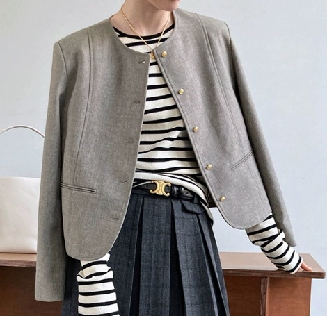 レディース ジャケット ドレス 上着 ショート 長袖 襟なし ストレート ポケット ボタン 大人可愛い きれいめ シンプル 上品 おしゃれ かっこいい クール エレガント 清潔感 シック 高級感 知的