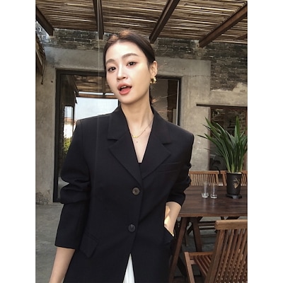 MULVAN気品の軽いウエストウエストのコートの女性のデザイン感の黒い修身のカジュアルな高級感のスーツです