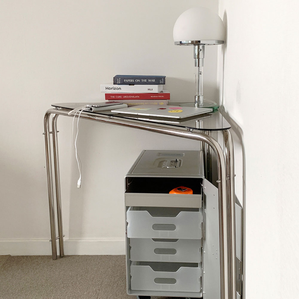 ステンレスコーナーテーブル 韓国インテリア サイドテーブル カフェ 寝室 三角形 ブロンズカラー 強化ガラス ステンレス 70×70×75cm