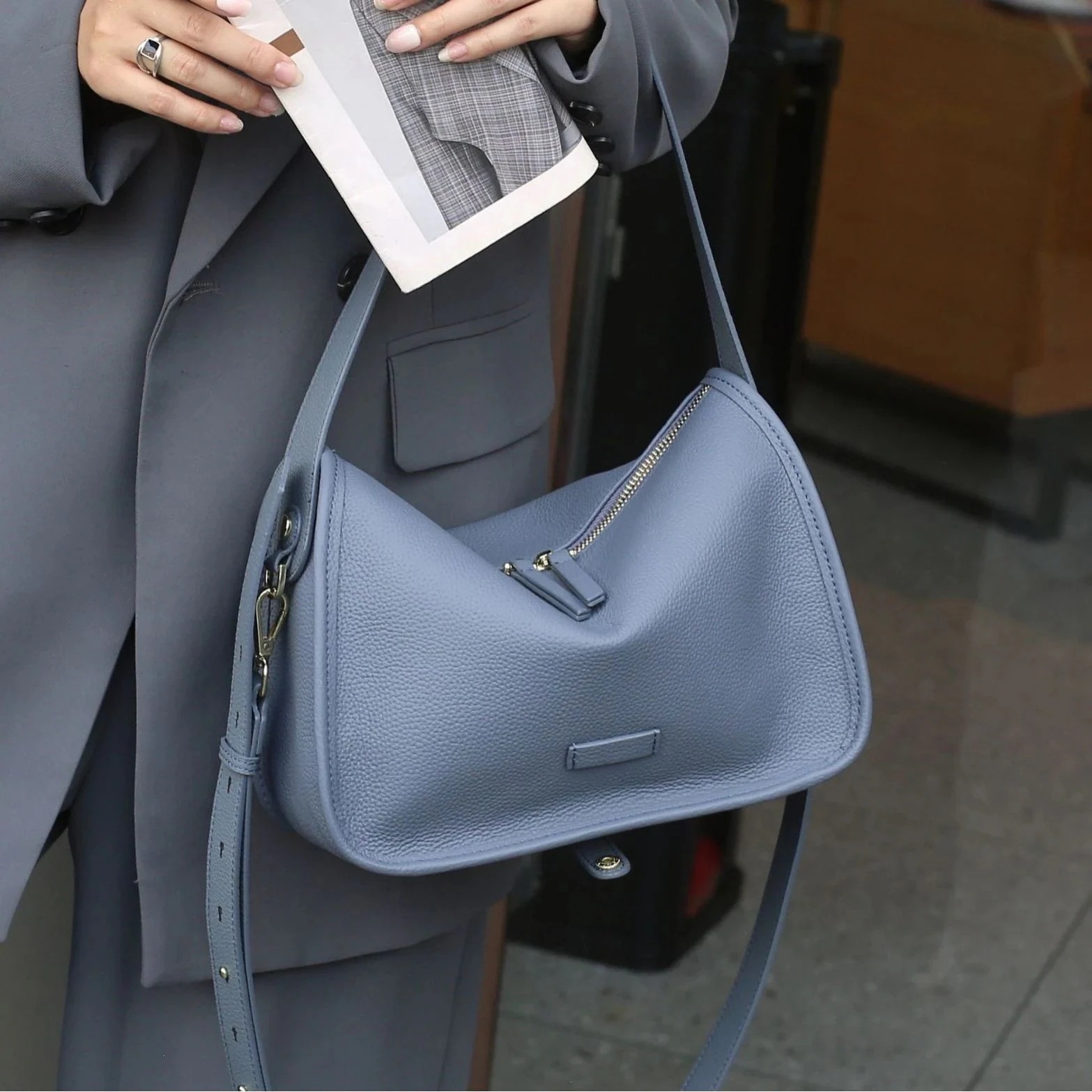 スマ木术一チ本革 韓国ファッション 韓国 バケツバッグ ショルダーバッグ レディース 2wayバッグ 斜めがけバッグ トートバ ッグ 大容量 バッグ 通勤 肩ベルト調節可能 カバン バック 韓国ファッ