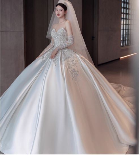 サテンのウエディングドレス2023新婦小柄主紗フレンチレトロ胸拭き高級白お出かけ紗