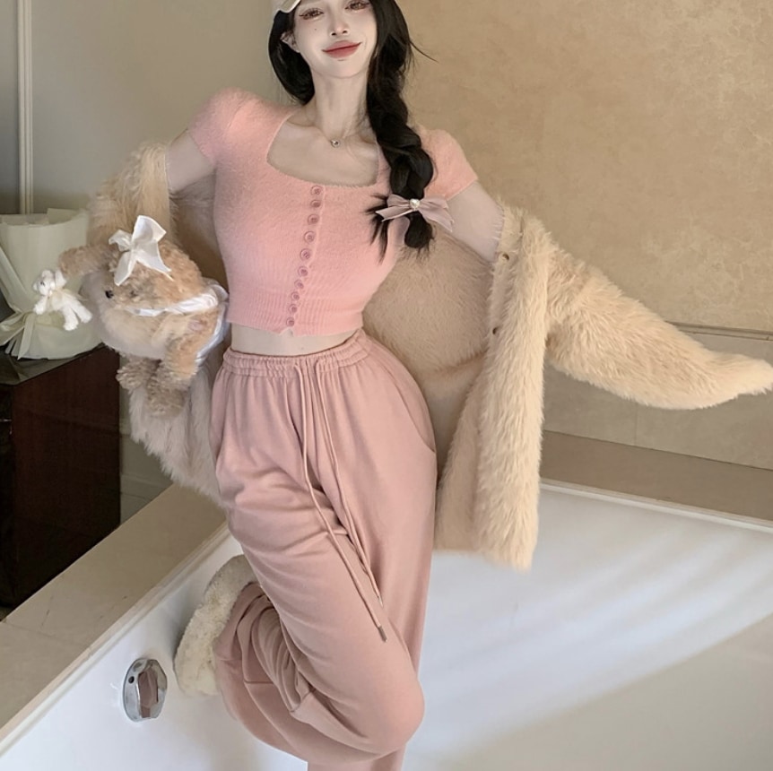 ボトムス パンツ アウター デート カーディガン 上着 ワイドパンツ ミモレ ミモレ丈 袖あり 長袖 かわいい 大人可愛い きれいめ シンプル カジュアル 大人 上品 おしゃれ お洒落 主役級 存在感