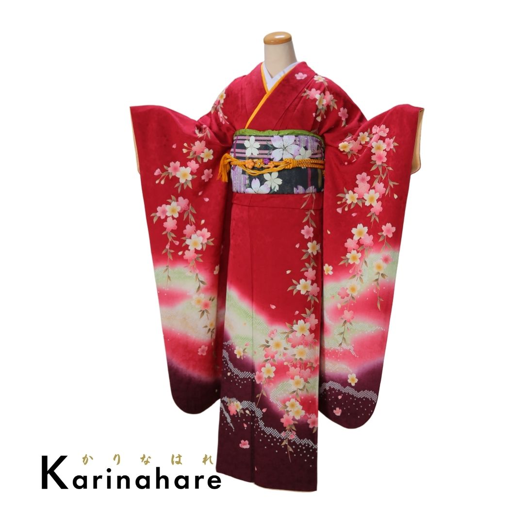 結婚式結納振袖レンタル赤地にクリーム色と紫のボカシが入り桜の花びらが描かれた振袖F233-107