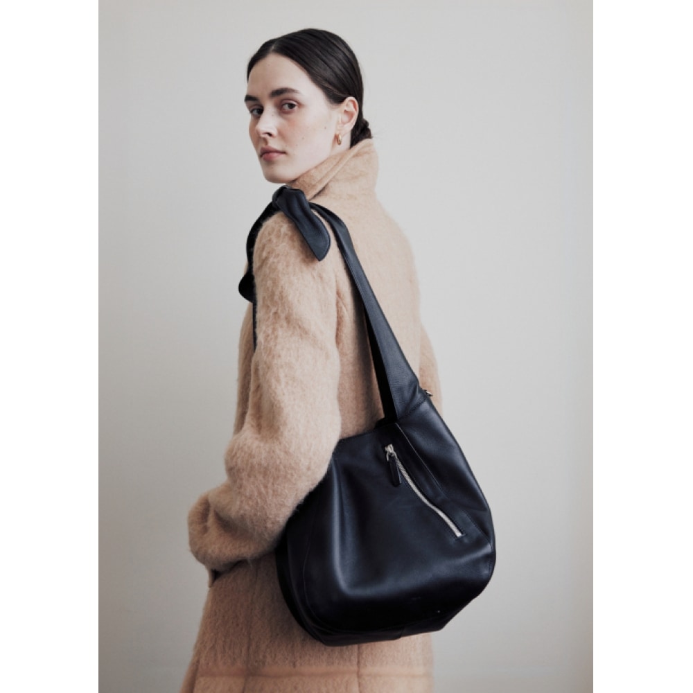 ドヴァリスモジラムスキンブラックホーボーバッグ M