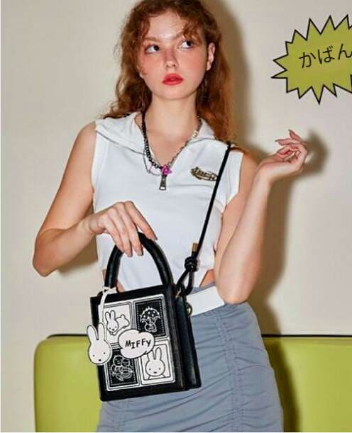 正規品ミッフィー斜めショルダーバッグが今年流行高級感のある小人数デザイン手提げワンショルダー携帯小方形バッグ女性