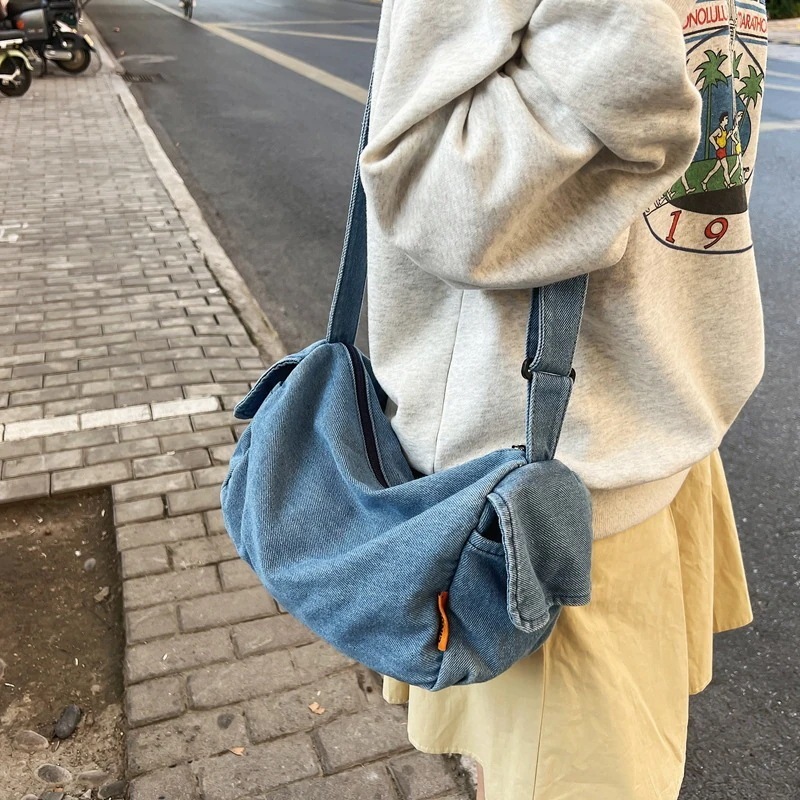 ニューデザイン コーディネート ショルダーバッグ レトロ デニム 大容量トートバッグ 高級感 通勤 学生 多機能