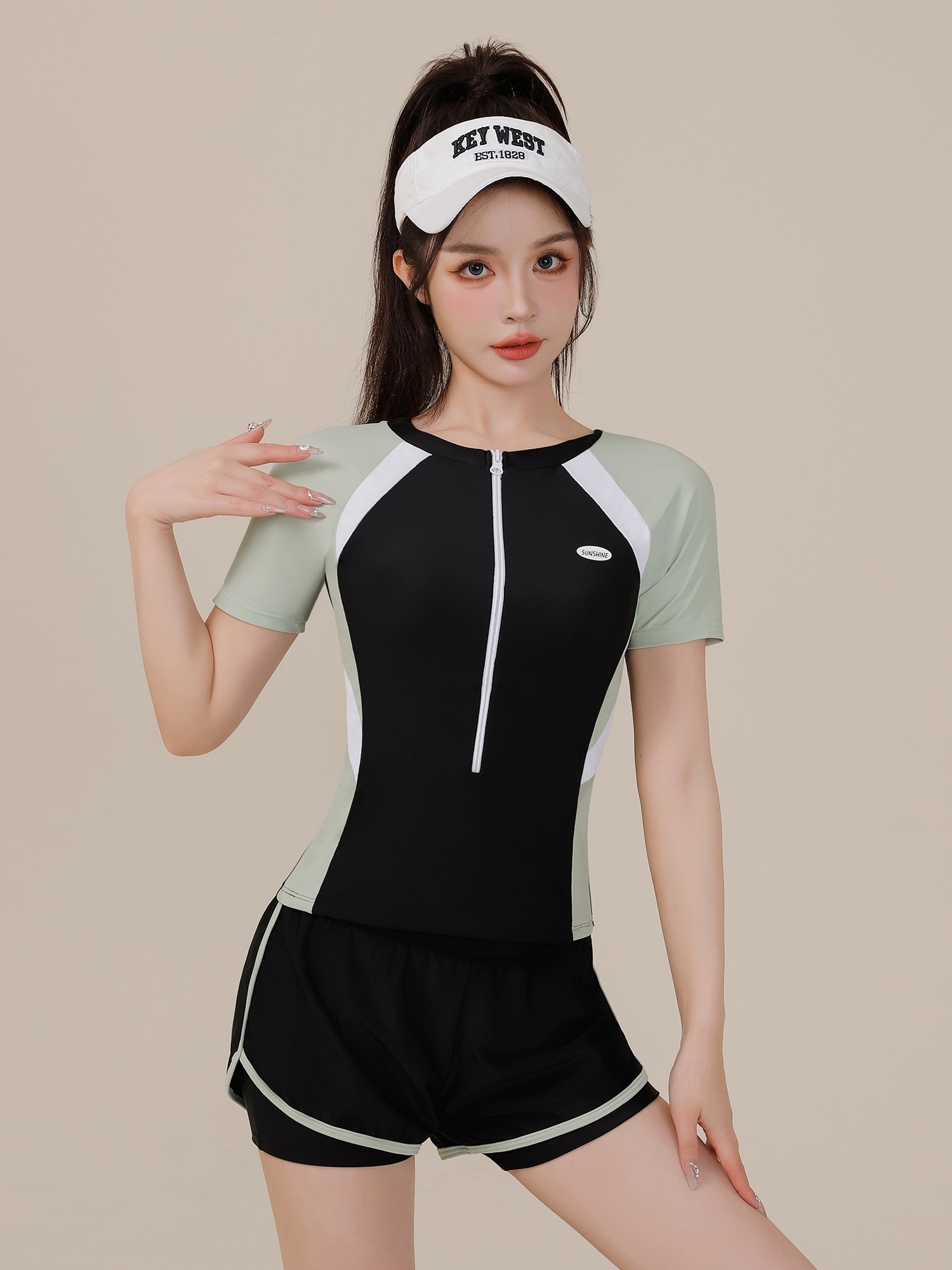 女性用水着 2024年新作 ちょっぴりおデブ女子向け お腹周りをカバーする温泉入浴用のコンサバな分割水着 水着