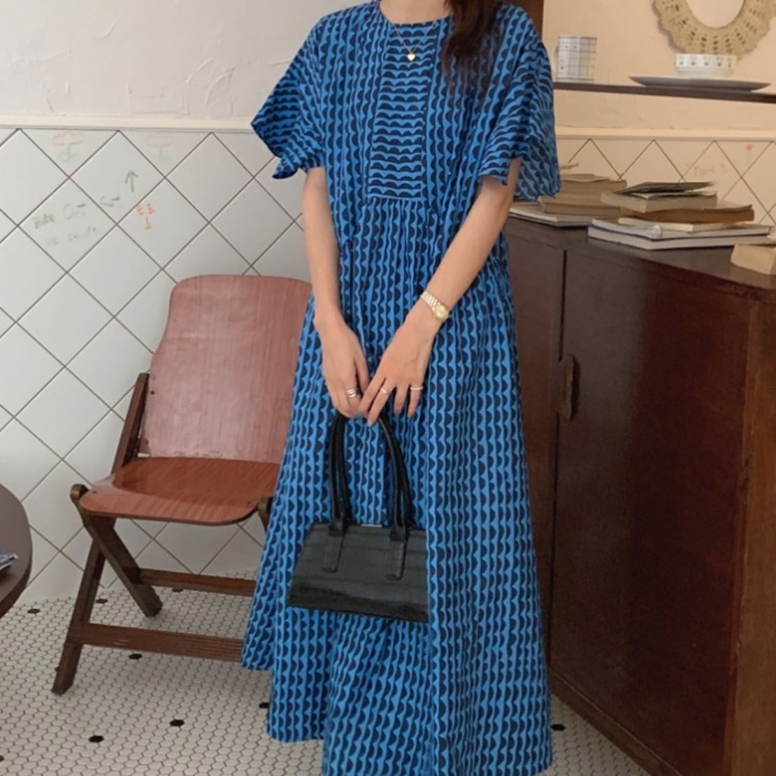 ワンピース レディース ロング丈 マキシ丈 半袖 フレア ティアード 切り替え 柄 モノトーン 夏 秋 休日 デート かわいい きれいめ シンプル カジュアル 大人 上品 おしゃれ ブラック ブルー