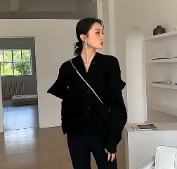 レディース トップス ニット セーター カーディガン 長袖 ボリューム袖 Vネック カシュクール フェミニン タック シフォン ウエストマーク かわいい 大人可愛い きれいめ シンプル 上品 おしゃれ