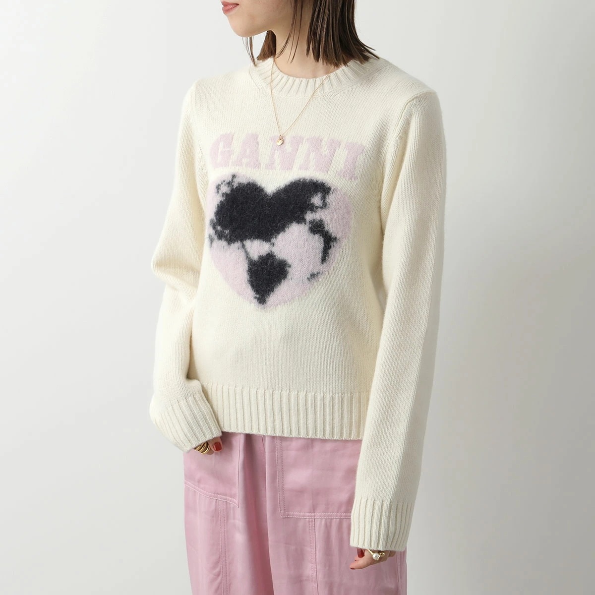 GANNI ガニー ニット GRAPHIC SOFT WOOL MIX O-NECK K2218 2672 レディース セーター 長袖 クルーネック ロゴ ハート 135/Egret