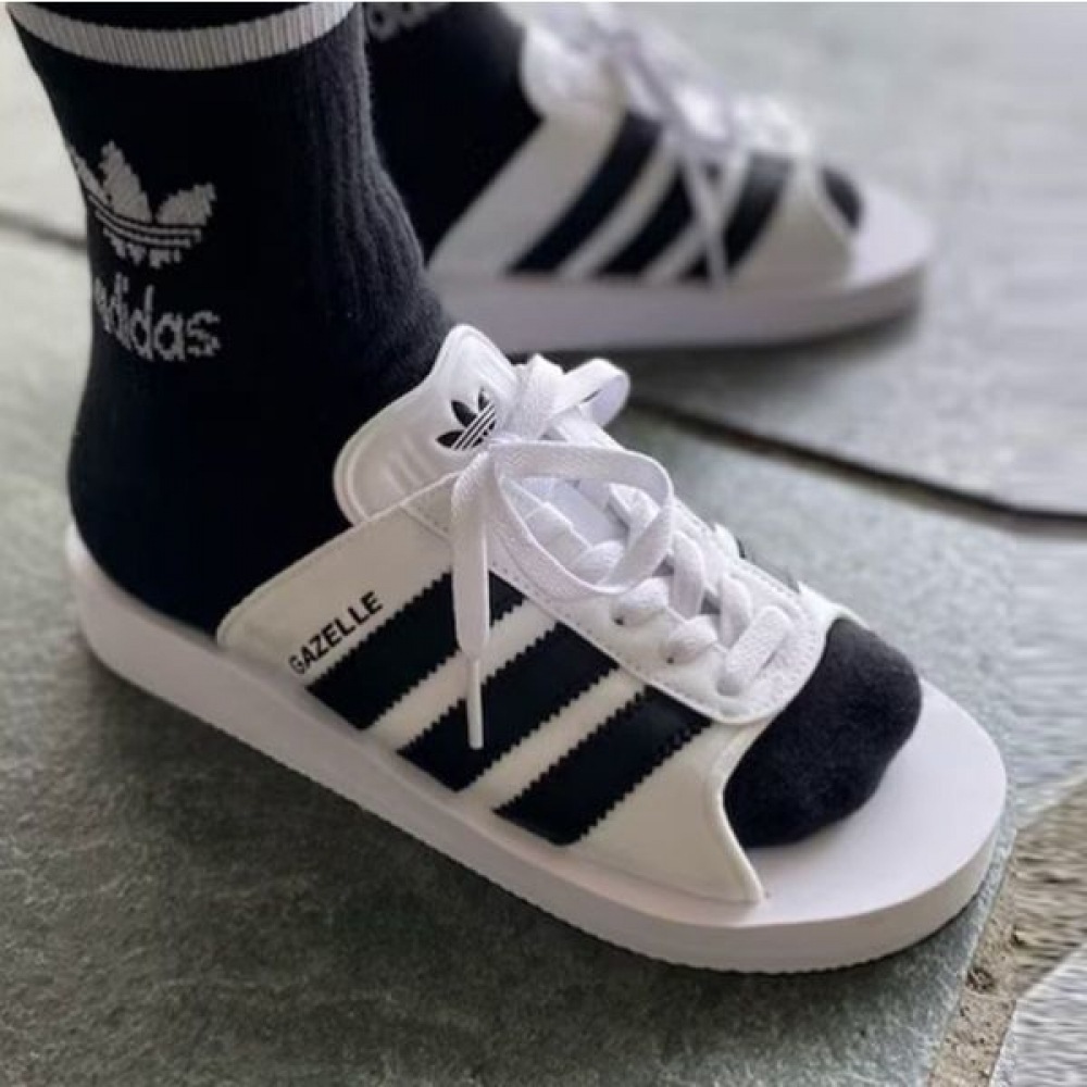 ユニセックスガゼルビーチスライド adidas オリジナルホワイト