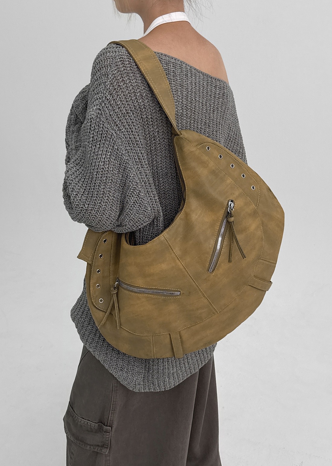 チャブキングヴィンテージアイレットレザーショルダーバッグ