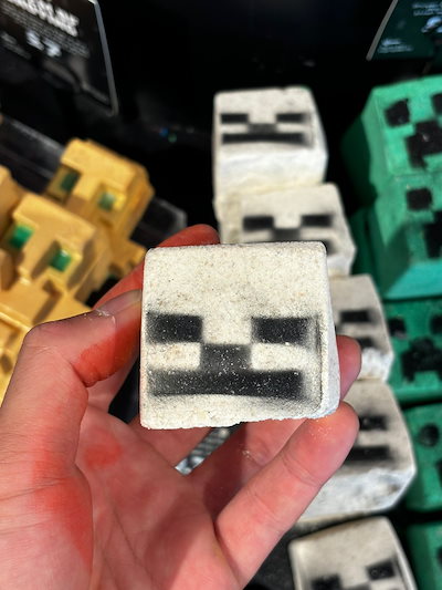 Qoo10] LUSH マインクラフト スケルトン シャワーボム