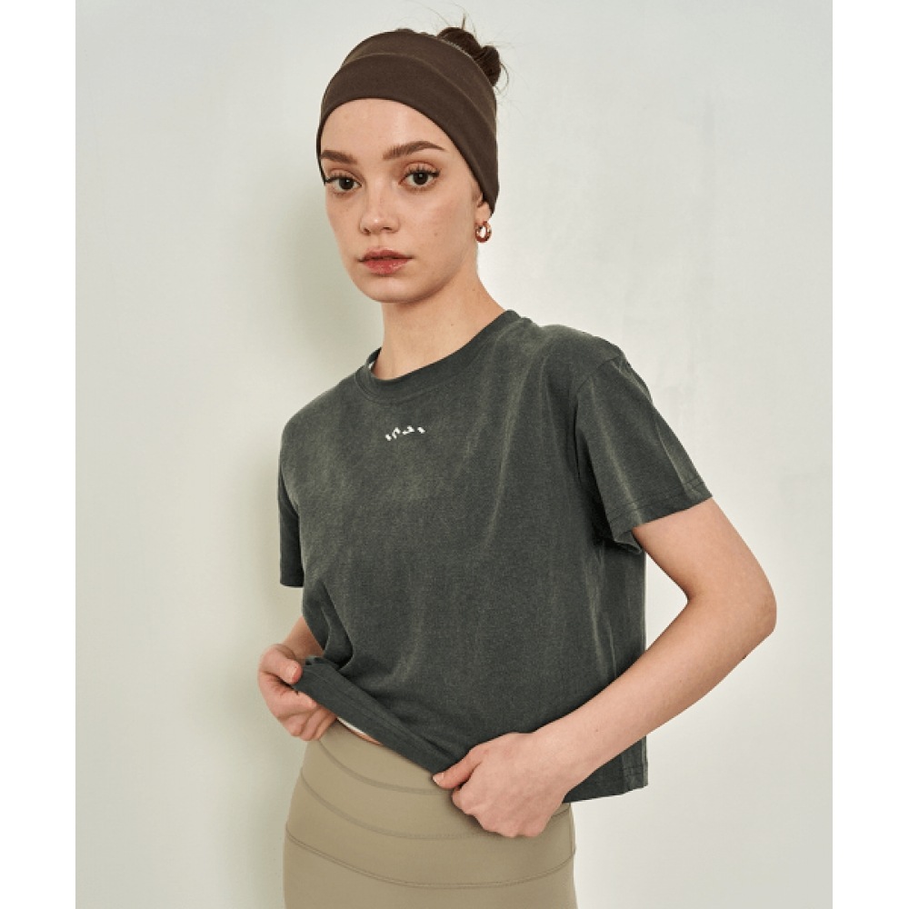 INJIACTIVE ボクシーロゴクロップTシャツピグメントグレー