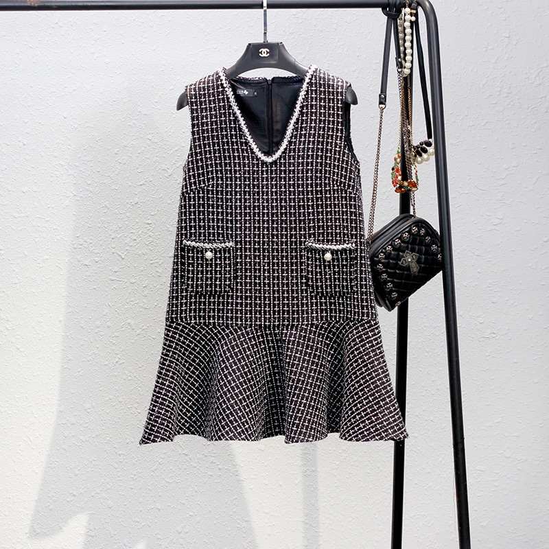 Vネックフリルツイードジレ ベスト ペプラム Vネック ミディアム丈 ビジュー 韓国 ワンピース トップス レイヤード レディース 春 秋 冬 オフィスコーデ ママコーデ 体型カバー a4757