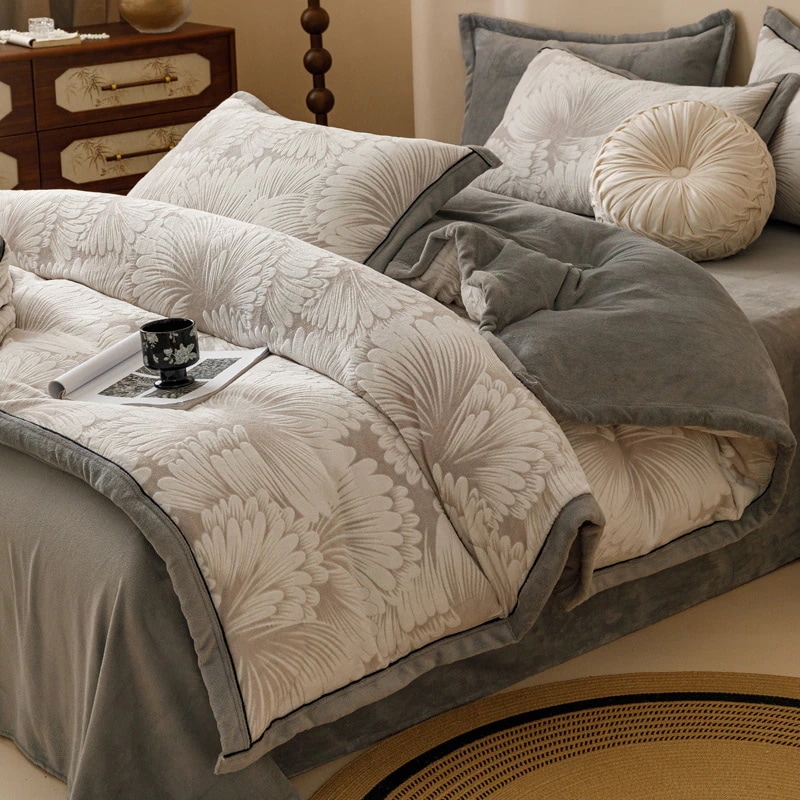 彫刻ミルクベルベット 4 ピース用厚みのあるコーラルベルベットのベッドシーツとキルトカバーとベルベット寝具フランネルキルトカバー