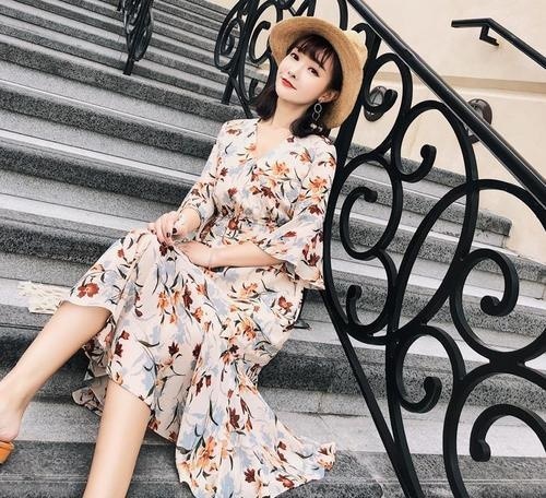 1305. 花柄トランペットスリーブシフォンワンピース（ホワイト） 春夏 sale 上品 大人 かわいい 7分袖 花柄 お呼ばれ 女子会