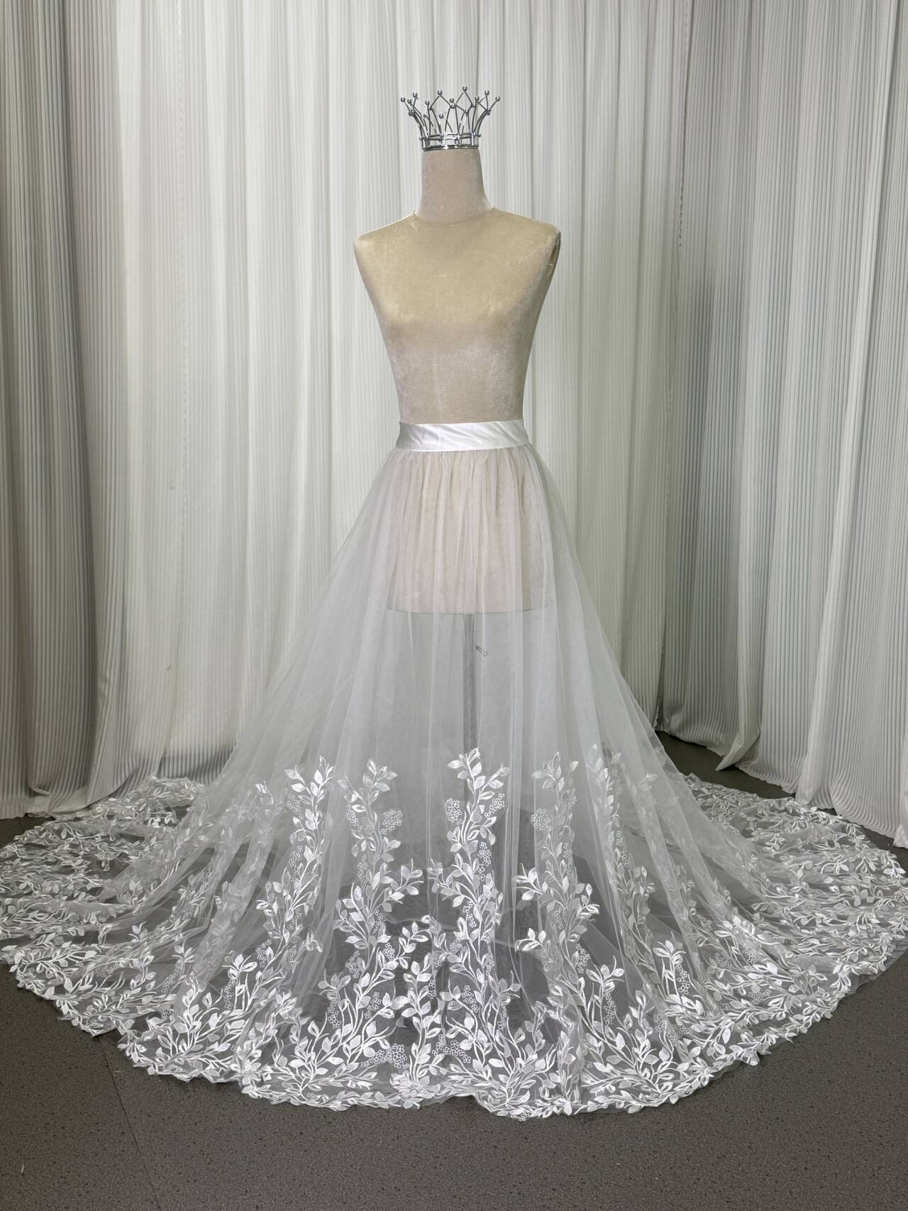 人気上昇！スカート 編み上げ 繊細なレース 華やかなトレーン オーバースカート 花嫁 前撮り