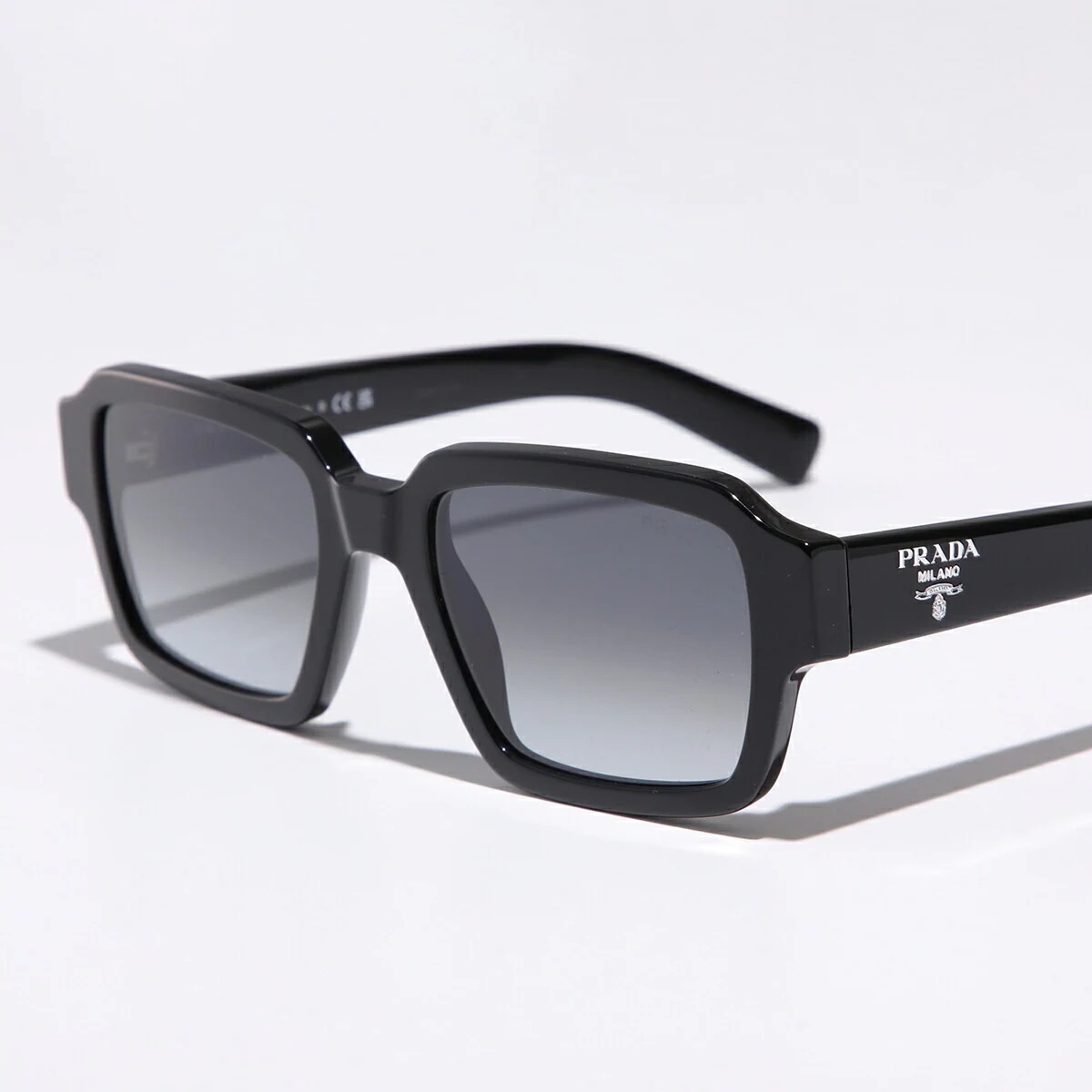 PRADA プラダ サングラス SPR 02Z レディース メンズ レクタンギュラー スクエア型 セルフレーム フルリム ロゴ アイウェア 1AB-06T