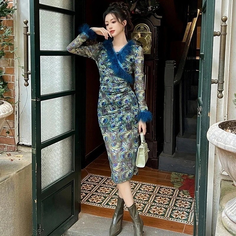 秋冬 クジャク羽柄 ワンピ Vネック ファー襟 スリム パーティードレス キャバ 着痩せ 大人 同窓会 披露宴 卒業式 結婚式 演奏会 ウェディング 二次会30%までに制限