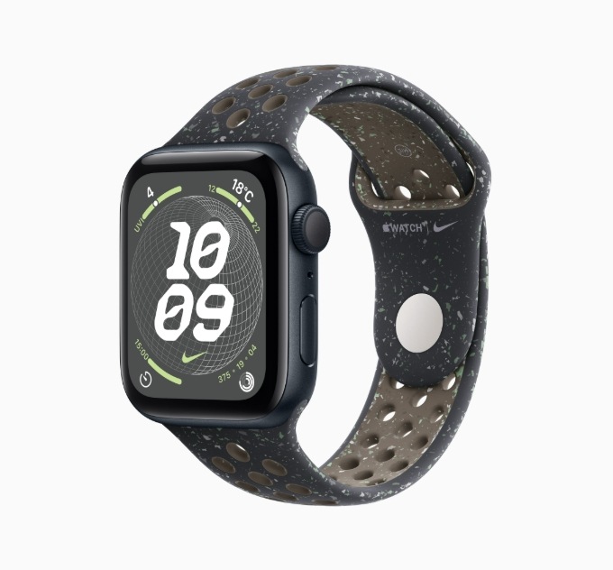 「新品」Apple Watch SE(第2世代) 44mm ミッドナイトアルミニウムケース MA7W4J/A-MYL63FE/A(Size:S/M)