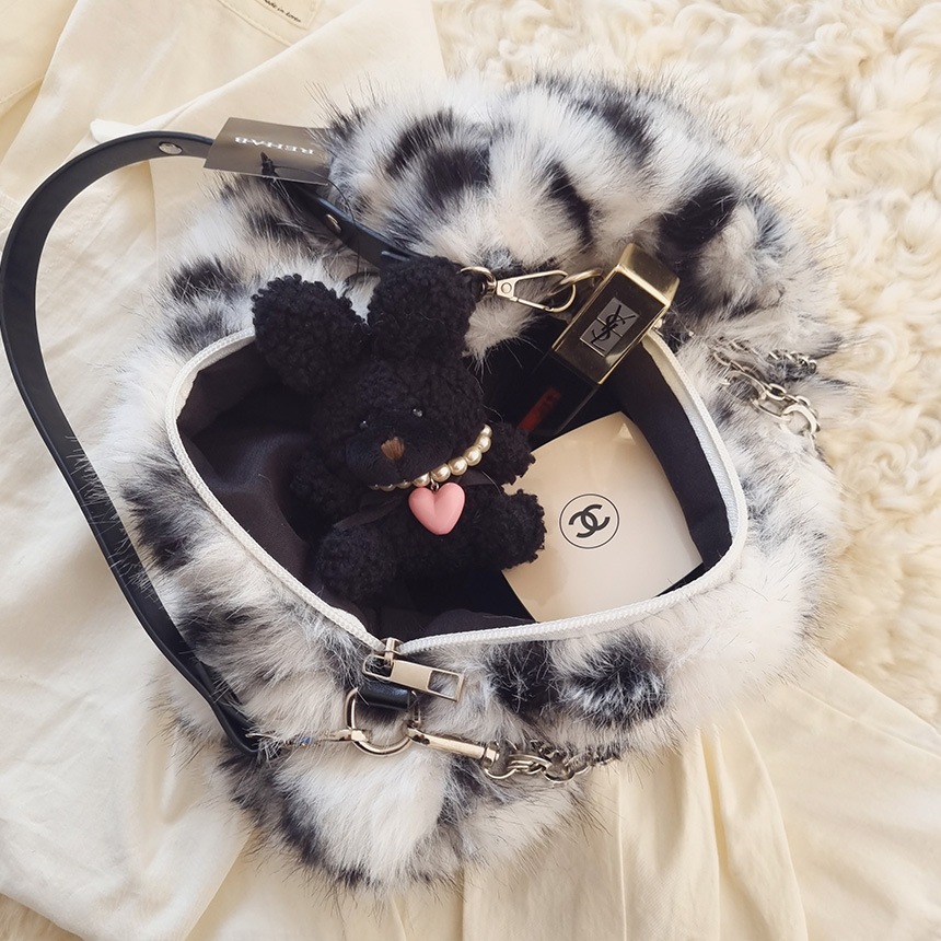 フルーボ ダルメシアン 冬 エコファー チェーン ショルダーバッグ