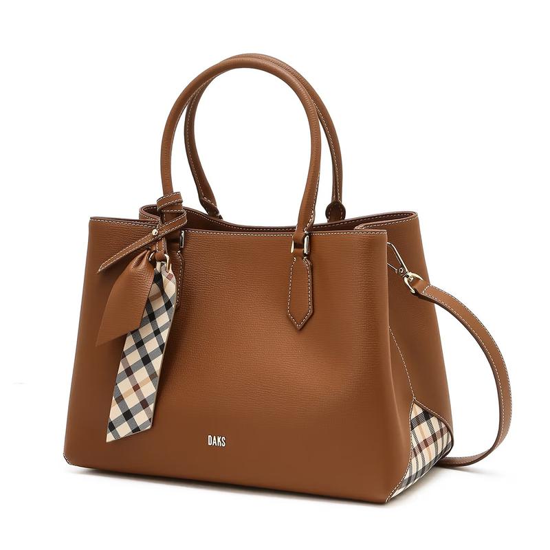 DCBA6E142W2 ブラウンのロゴ入り牛革トートバッグ