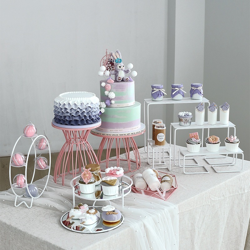 ロマンティック ピンク ケーキ スタンド デザート ディスプレイ スタンド アフタヌーン ティー スナック スタンド ホワイト シンプル アイアン アート トレイ 母の日