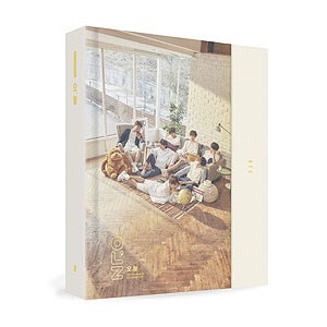 韓国スター写真集 防弾少年団 (BTS) - 2018 BTS EXHIBITION B...のサムネイル