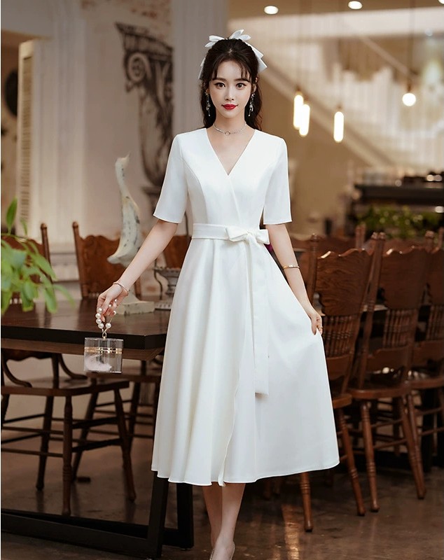 ウエディングドレス 海外挙式 白 前撮り 後撮り 撮影 新婦 結婚式 二次会 披露宴 ウエディング 五分袖 袖あり シンプル 花嫁ドレス