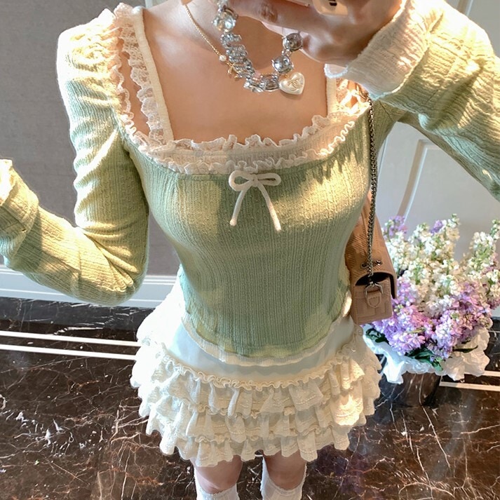 トップス ニット 長袖 スクエアカラー レース リボン スリム かわいい 大人可愛い きれいめ シンプル カジュアル 大人 上品 おしゃれ お洒落 甘め レトロ 大人女子 こなれ感 ラフ ラブリー