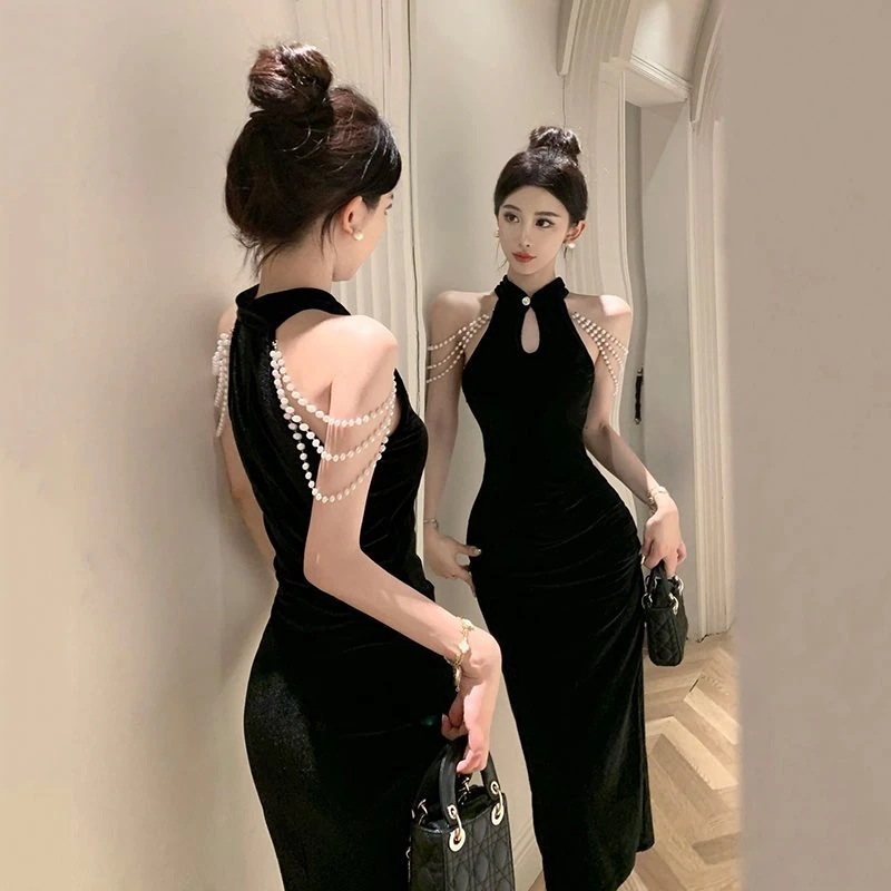 春先の女性のためのセクシーな新しい風改良ベルベットチャイナドレスイブニングドレスロイヤルシスター気質スリムホルターネックドレス