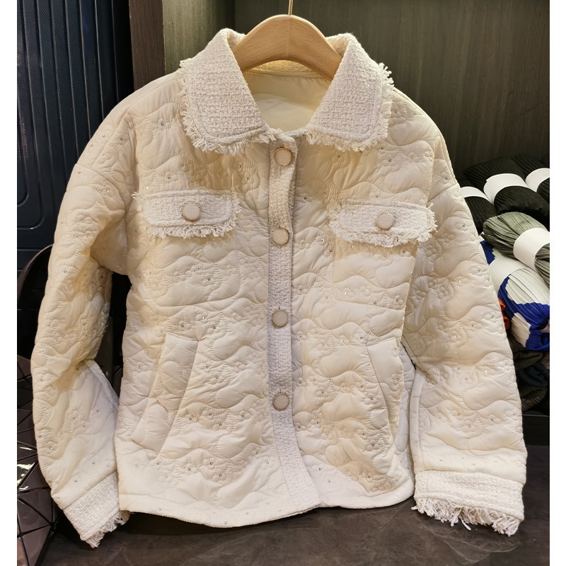 スパンコールデザインのカエデが襟をひっくり返して短い綿の服を着て冬のファッションの保温のしわのコート 6,214円