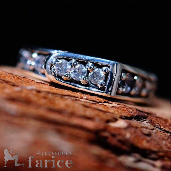 クリアキュービックジルコニア スレンダーベルトシルバーリング