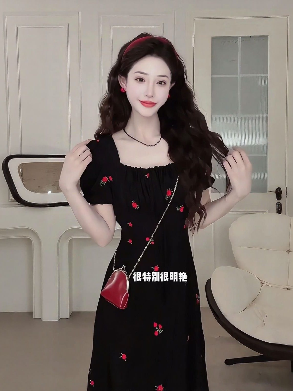 レトロな花柄女性用夏物高級感のある気品あるロングドレススクエアネック刺繍入りリトルブラックドレスリゾート