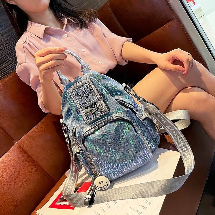 2色 リュックサック バックパック ショルダーバッグ デニム スパンコール キラキラ レディース 大容量 縦型 A4 ジッパー ファスナー 黒 緑 シルバー ブルー 銀 青 お洒落 カジュアル かっこ