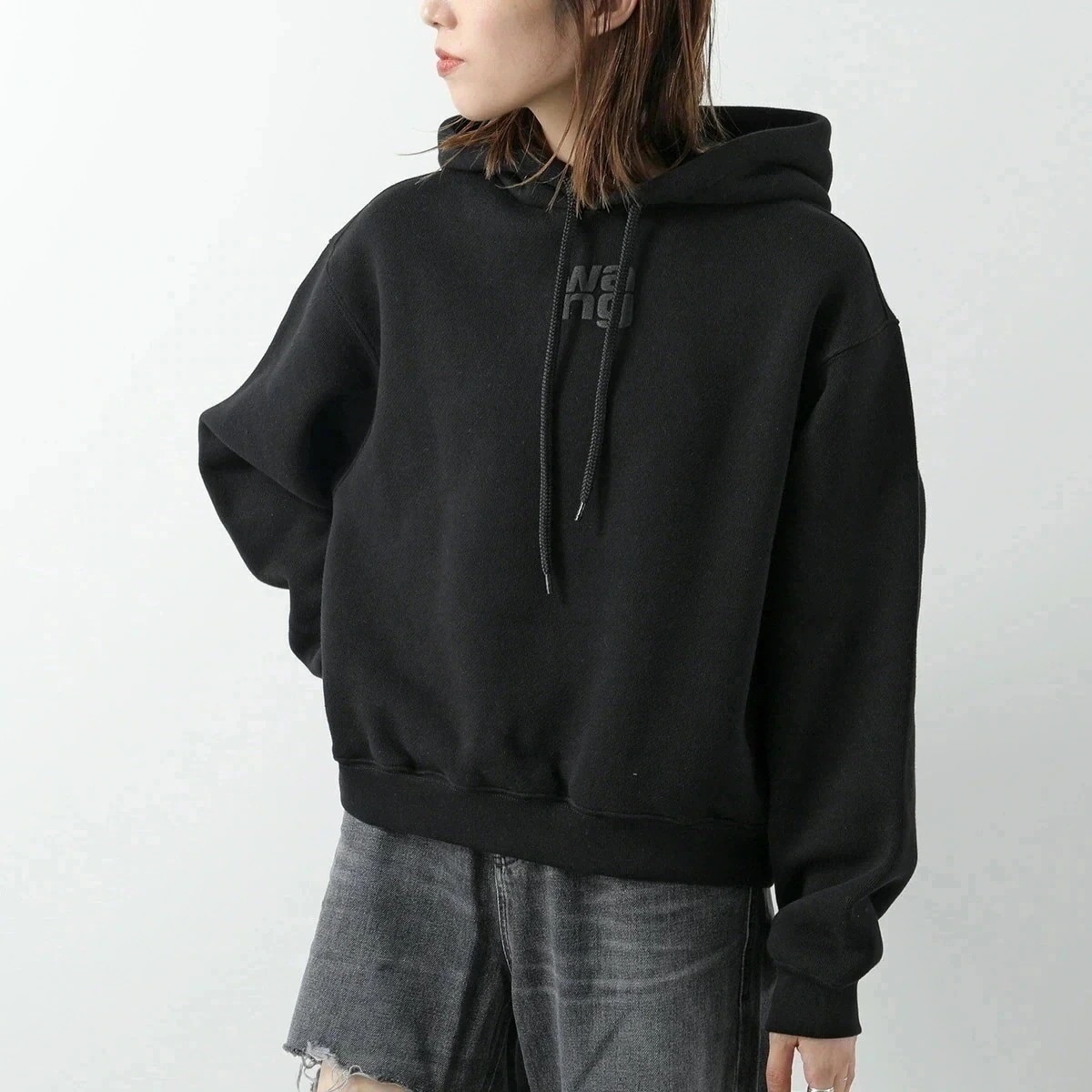 ALEXANDER WANG アレキサンダーワン パーカー 4CC3222069 レディース プルオーバー パフロゴ 裏起毛 フーディー クロップド 001