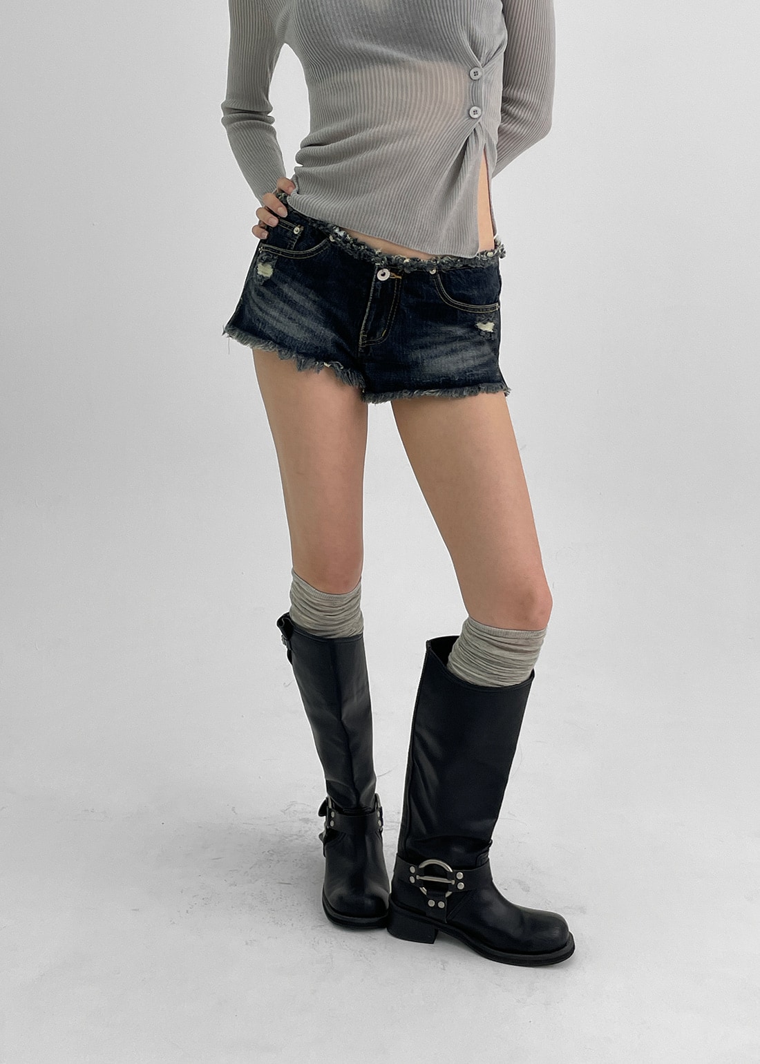 シャベルンカッティングデニムショートパンツ 8,052円