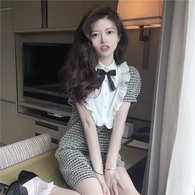 ワンピース ミニスカート レディース ショート 半袖 フレンチスリーブ スタンドカラー Aライン フリル リボン ボタン かわいい 大人可愛い きれいめ 上品 おしゃれ レトロ ガーリー 個性的 存在