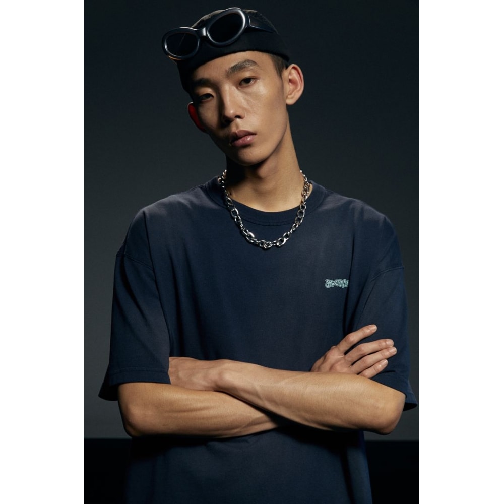 H&M ルーズフィットプリント T シャツダークブルー/バトル