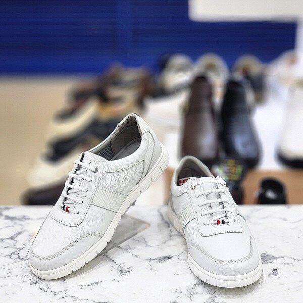 男性 4CM 超軽量クッション メンズスニーカー 3MQ562