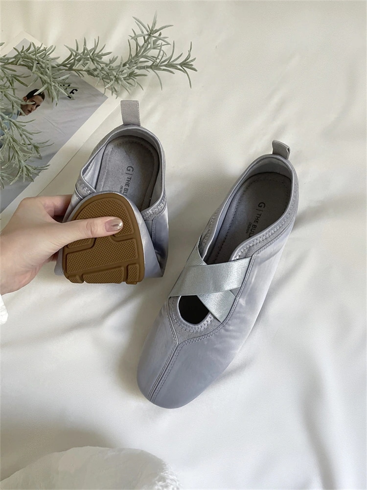 通勤する 2025春新作 マリージェーンシューズ 浅めデザイン 丸トー バレエ風フラットパンプス 柔らかソフトソール