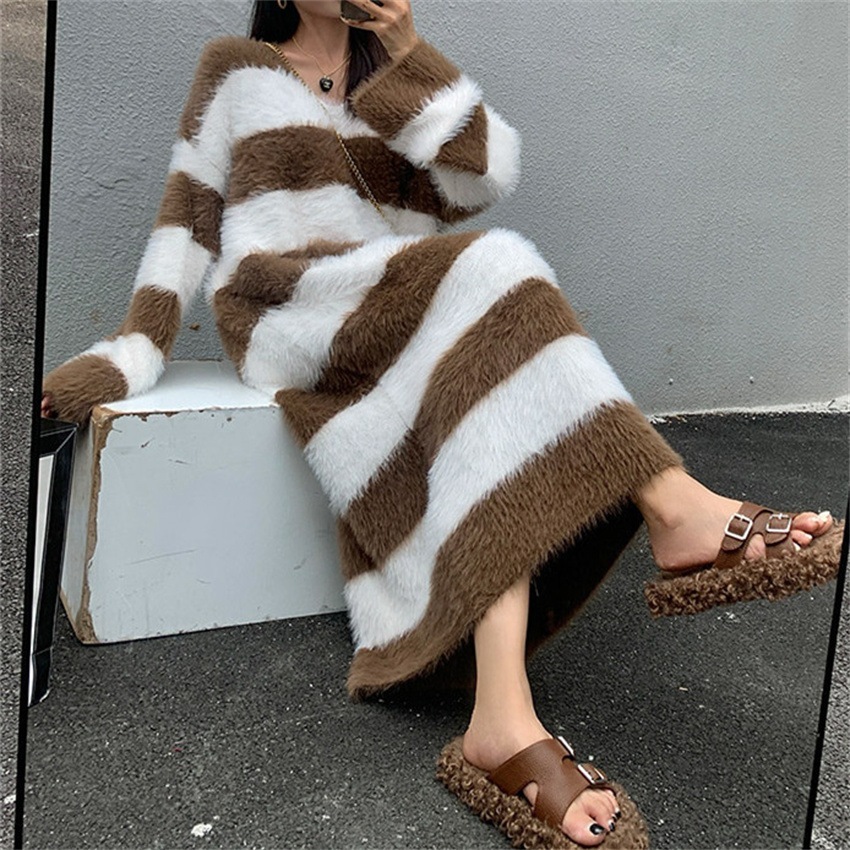 ストライプミンクファーvネック2025秋冬レディースゆったり怠惰スタイルロング膝丈スリムエレガントニットスカート