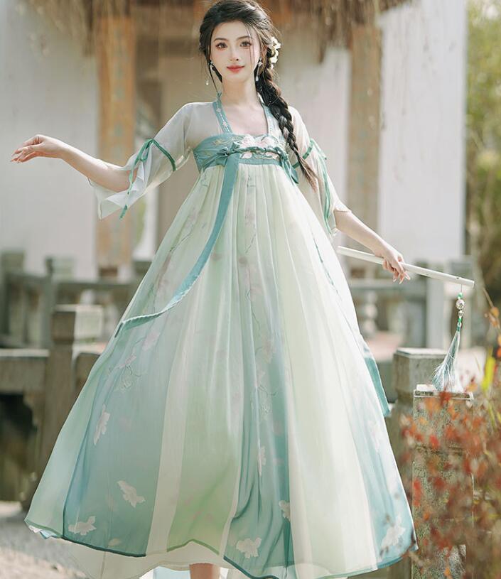 レディース漢服 女性 ハロウィン コスプレ衣装 唐装漢服 古風 漢風 ドレス 中国古代 お嬢様 美人服 花の刺繍付き 女性 学園祭 文化祭 イベント コスチューム 撮影衣装 古風ドレス