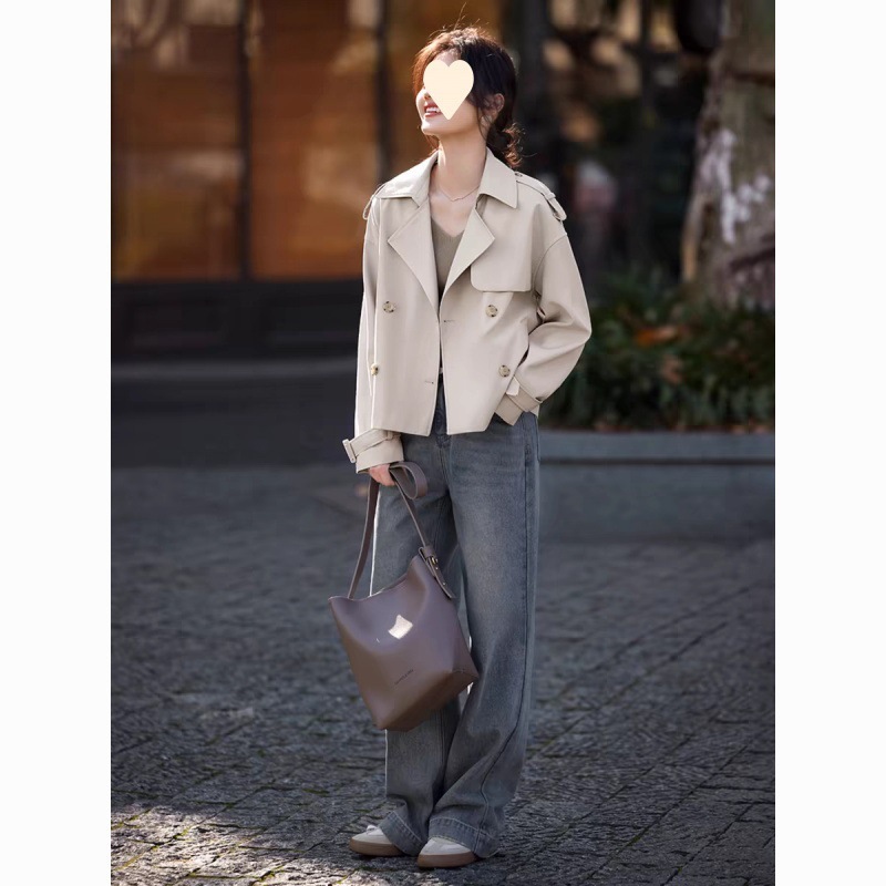 新しいファッショナブルな二列ショート春と秋のウインドブレーカー 2025 スーツ春長袖気質通勤ジャケットトップ