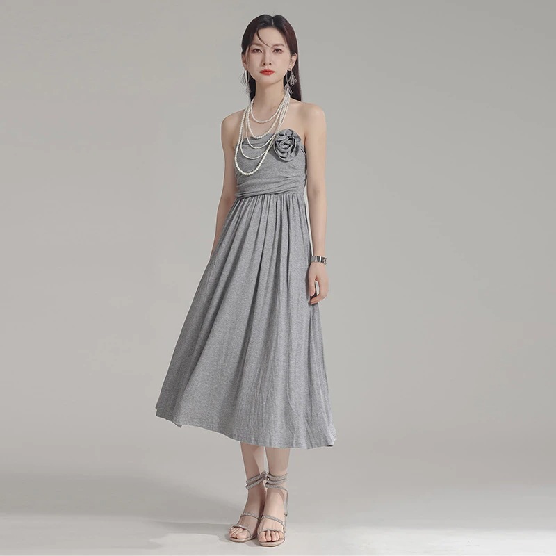 【J.Fashion】 2024夏新品 ベアワンピ ノースリーブ オフショルダー 夏ワンピ 花飾り 関連商品は店で購入可能30%までに制限