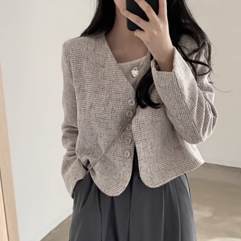 レディース ジャケット ボタン ショート Vネック 長袖 かわいい 大人可愛い きれいめ シンプル カジュアル 上品 おしゃれ かっこいい こなれ感 ラフ ガーリー ルーズ 個性的 クール モード系 6,125円