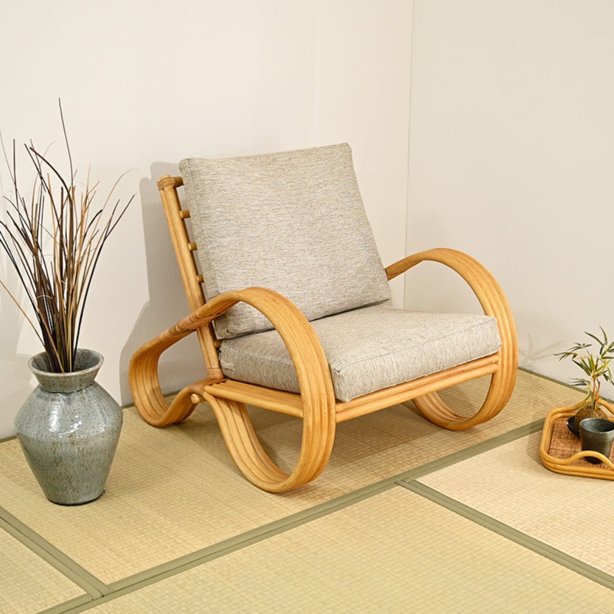 一人掛けチェア ラタン 座面高33cm クッション付 天然木 OHANA ラタンチェア 椅子 アームチェア リビング 腰かけ 籐 籐編み 籐製 1人掛け チェアー イス いす リビングチェア