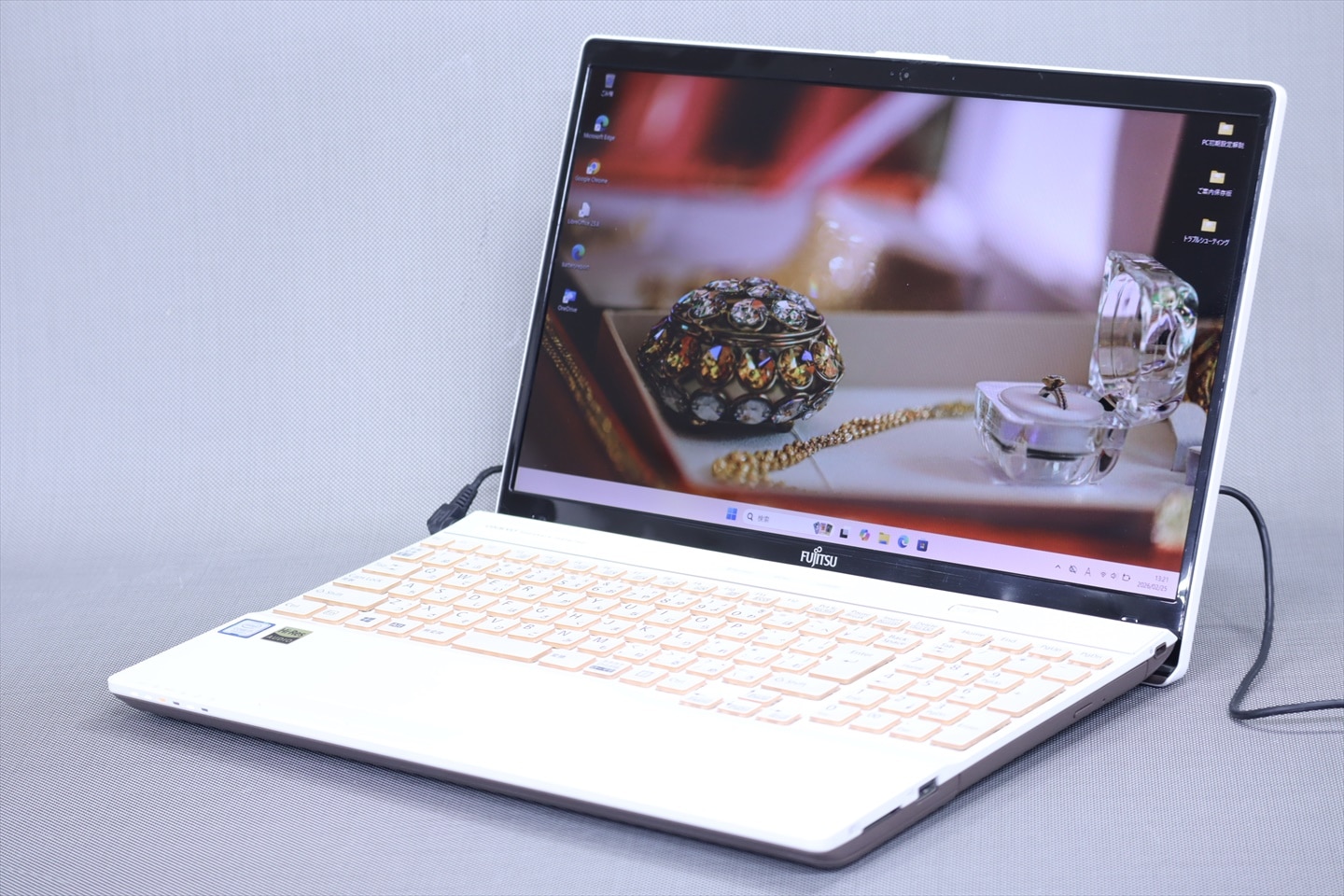 即配 良品 希少カラー Corei7搭載パワフルモデル LIFEBOOK AH53/D1 i7-8565U 8G 256G 15.6FHD Blu-ray Office ABA評価